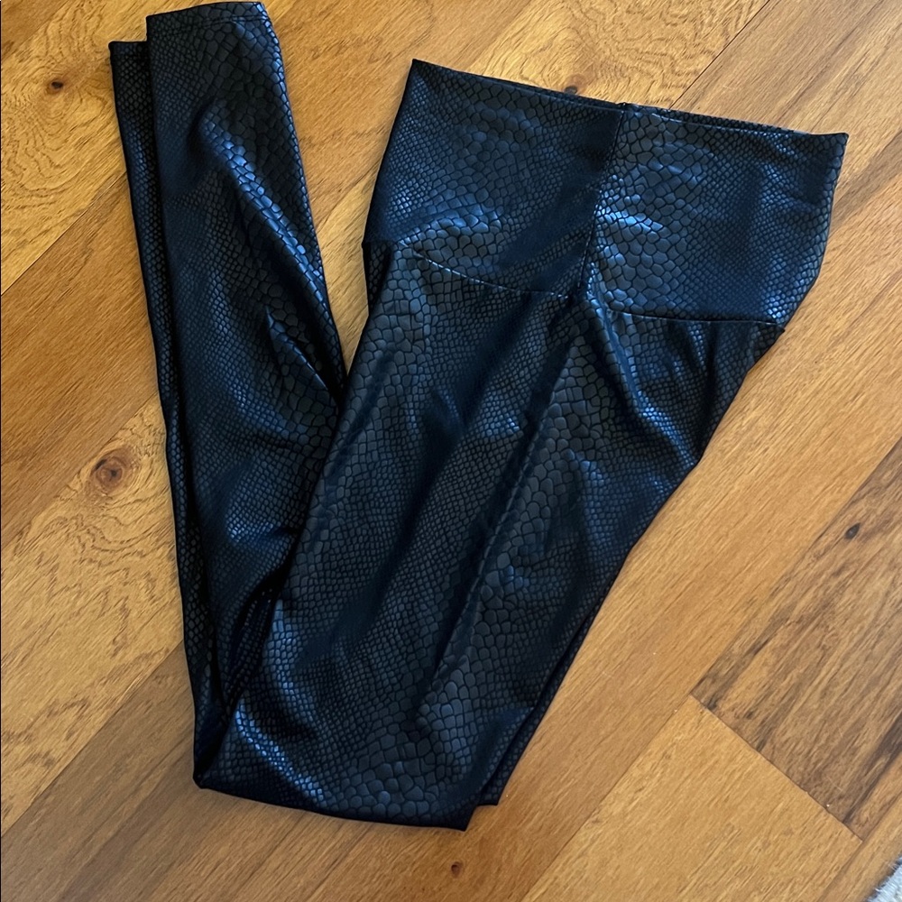 CHERISH BLACK SNAKE SKIN FAUX LEATHER LEGGINGS - Picture 10 of 12